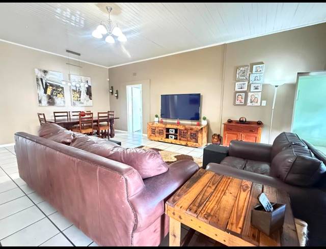 4 BEDROOM HOUSE FOR SALE IN AMANDELRUG